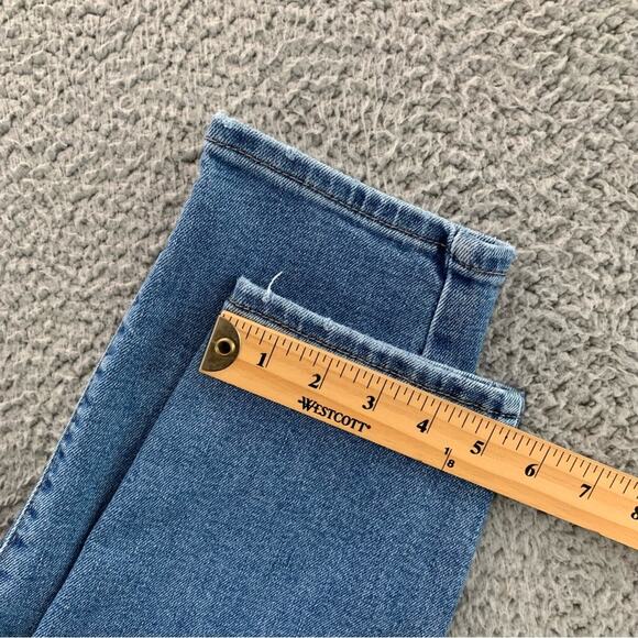 Levi's Silvertab High Waisted Mom Jeans Tapered Women's Jeans  -  Size:  28 - Picture 12 of 16